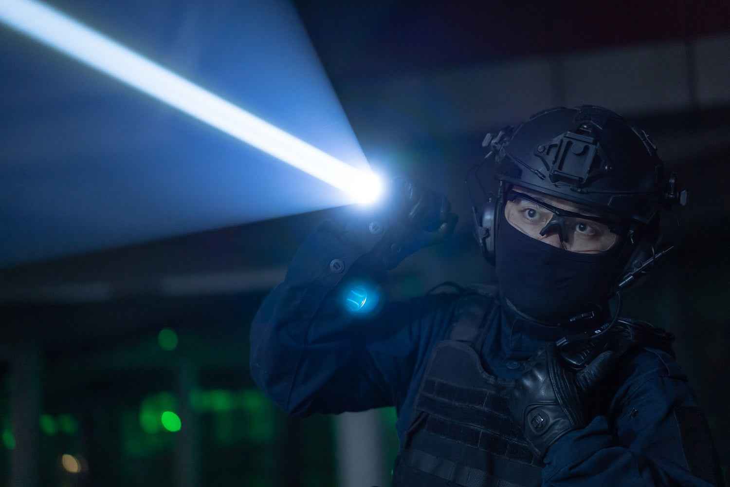 เคล็ดลับจากผู้เชี่ยวชาญ: ใช้ไฟฉายประสิทธิภาพสูงให้เต็มที่และยืดอายุการใช้งาน - Emergency Gear Backpack